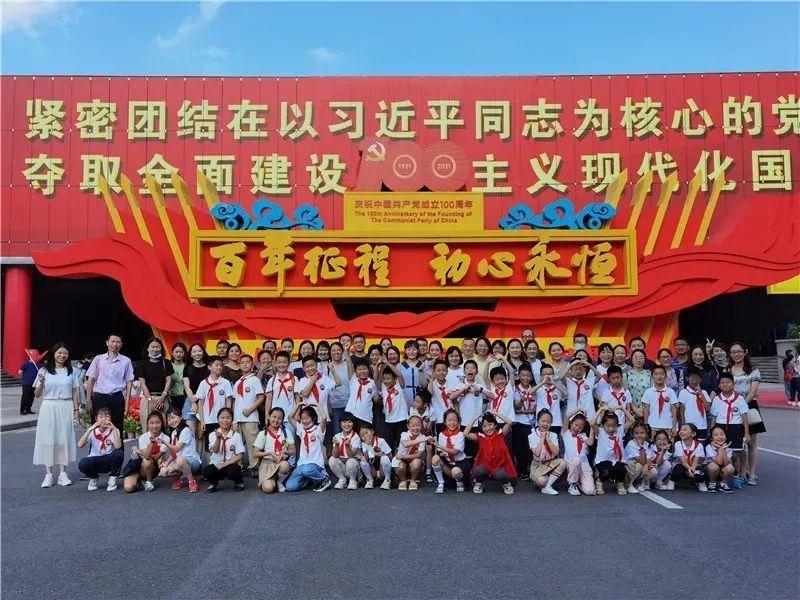 娃娃们动手作年画 体验西青民俗文化