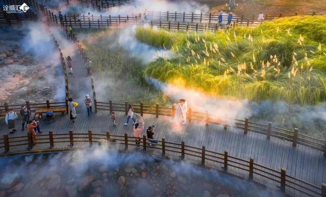 情侣出去旅游，该如何规划呢？游戏画面